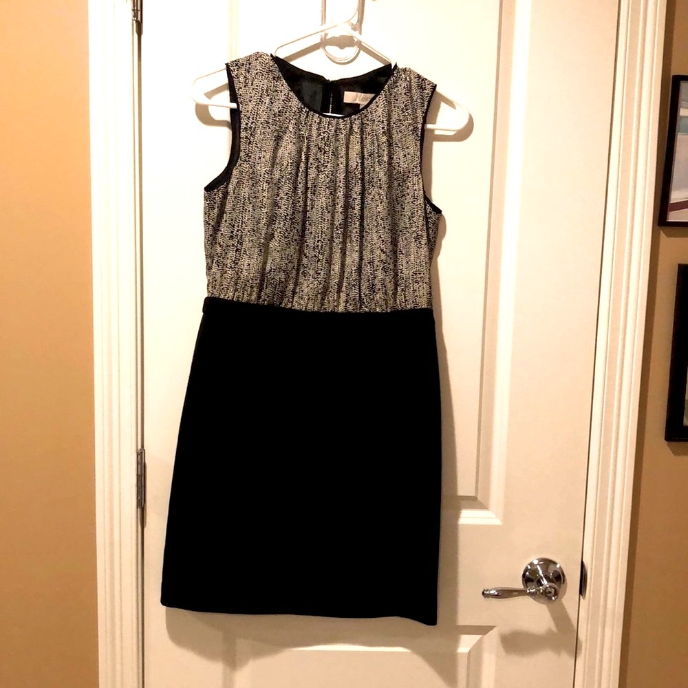Ann Taylor Loft black & white dress, with cute keyhole & tie in back. Size 4P.